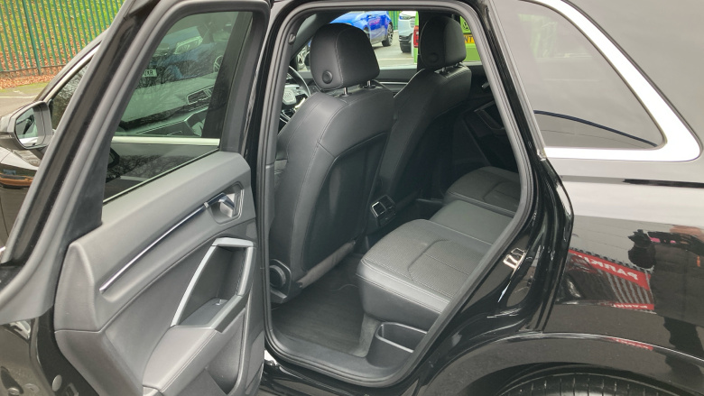 Audi Q3 35 TDI S Line 5dr S Tronic Diesel Estate